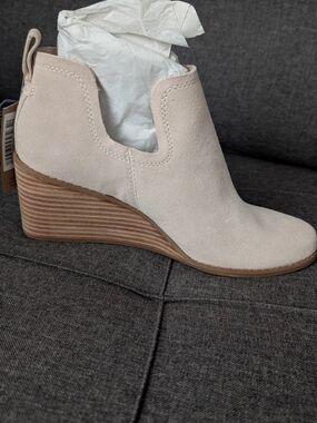 Toms Suede Wedge Ankle Bootie in Sahara Size 10 NIB